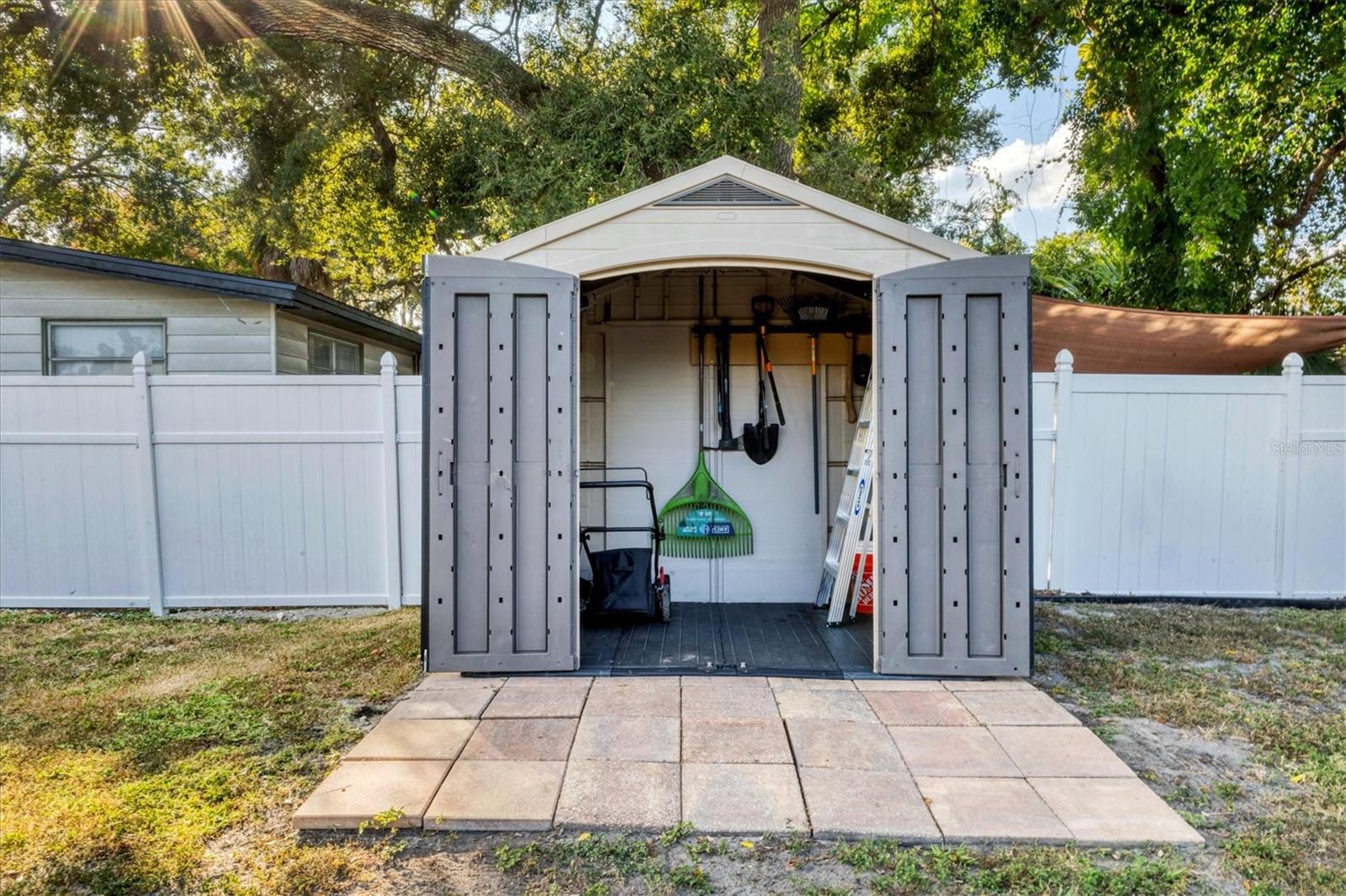 SUNNYBROOK - Residential