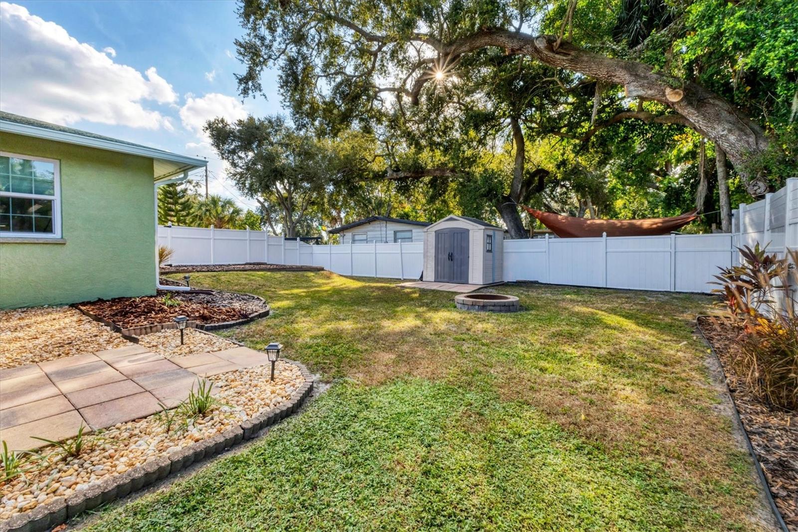 SUNNYBROOK - Residential