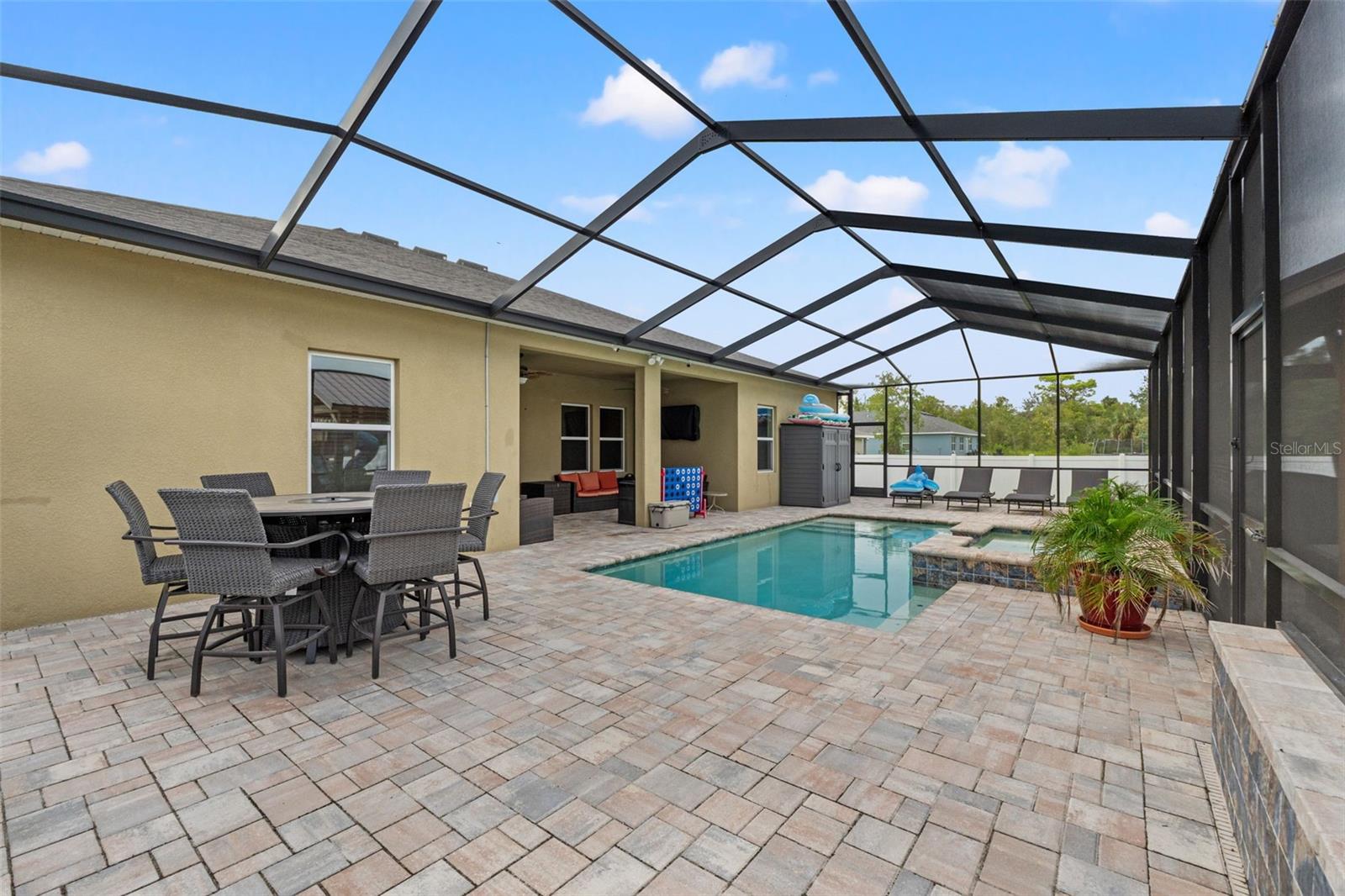 ROYAL HIGHLANDS - Residential