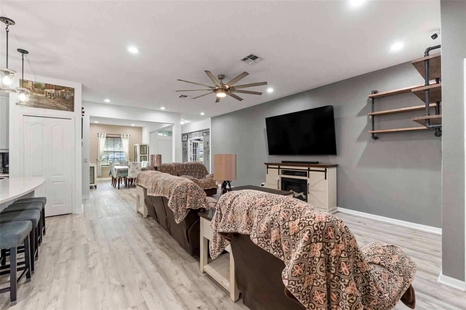 ROYAL HIGHLANDS - Residential