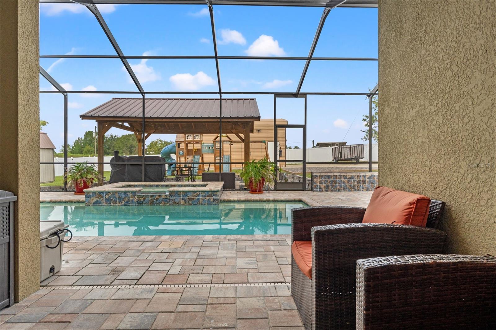 ROYAL HIGHLANDS - Residential