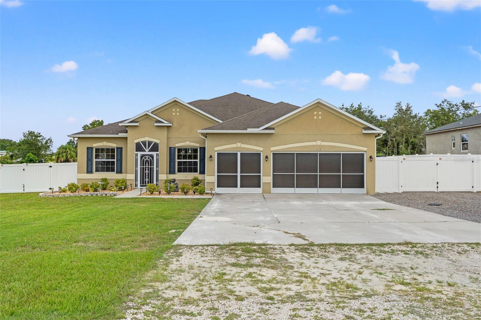 ROYAL HIGHLANDS - Residential