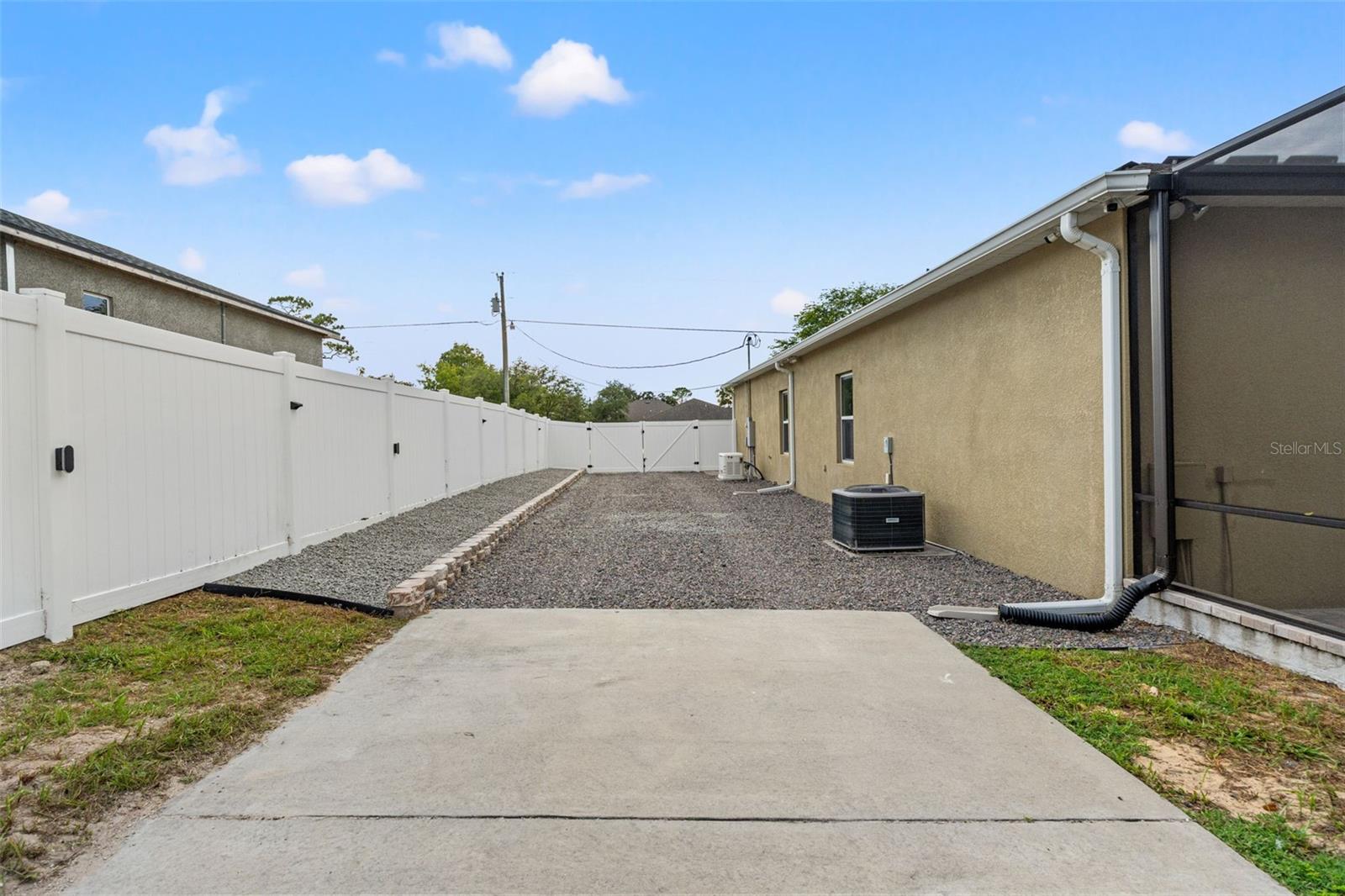 ROYAL HIGHLANDS - Residential