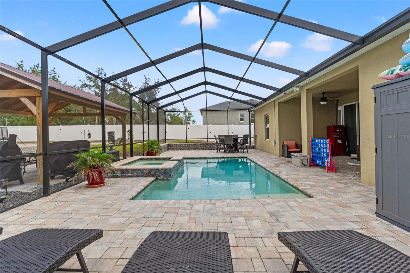 ROYAL HIGHLANDS - Residential
