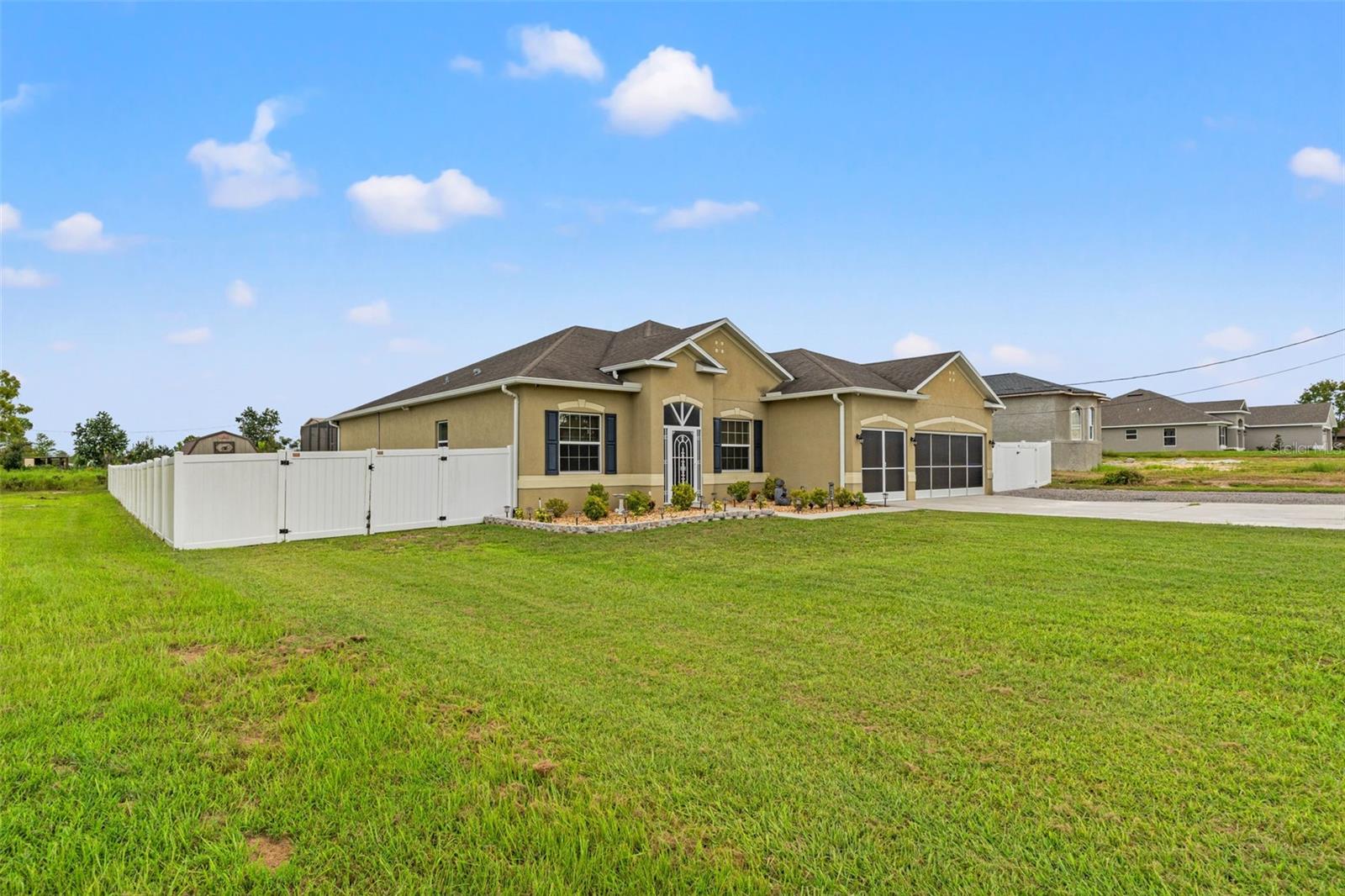 ROYAL HIGHLANDS - Residential