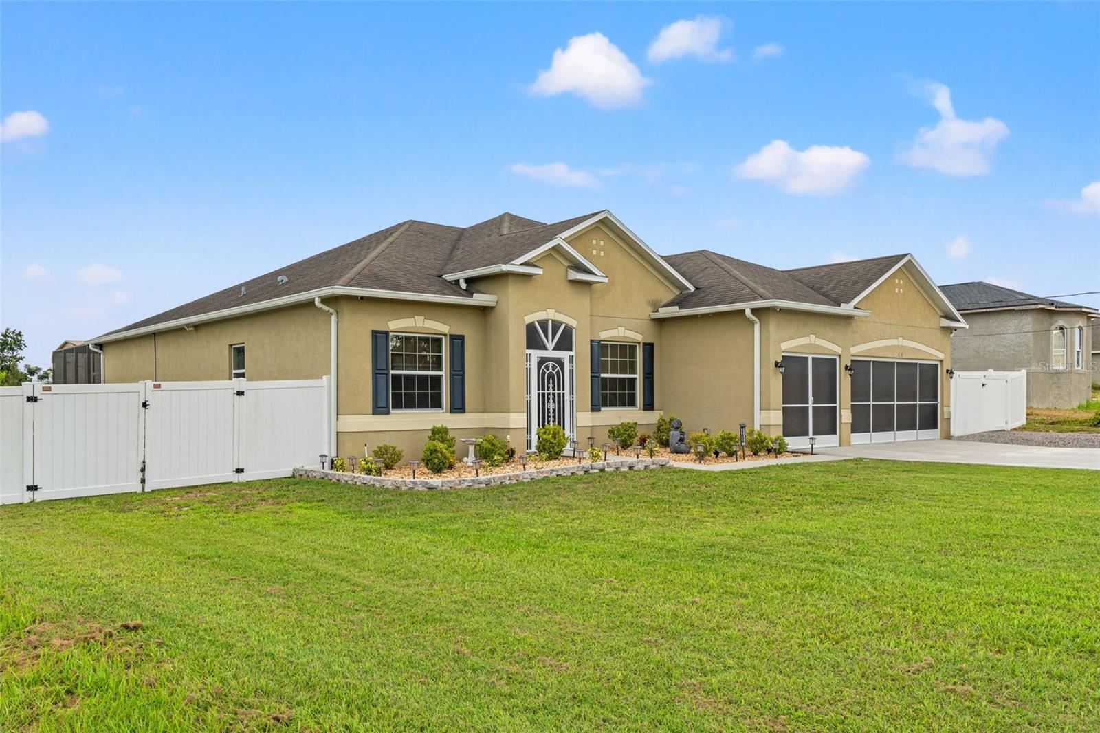 ROYAL HIGHLANDS - Residential