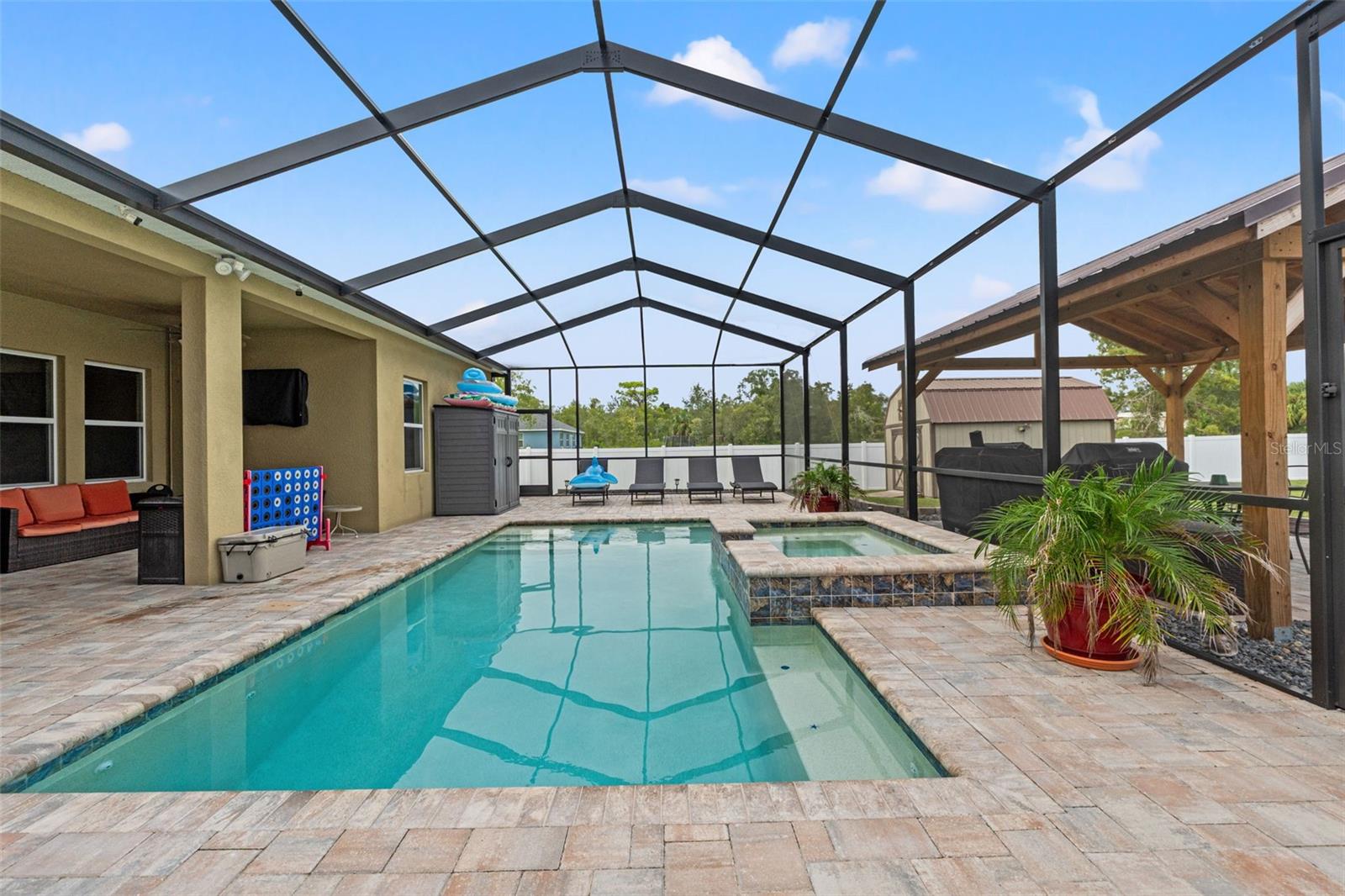 ROYAL HIGHLANDS - Residential