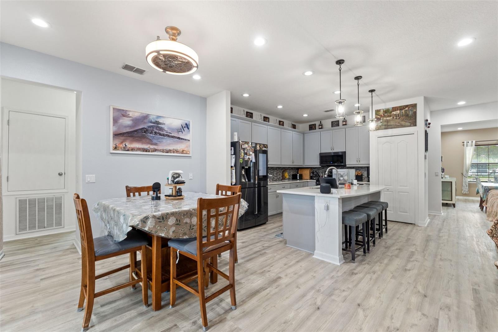 ROYAL HIGHLANDS - Residential