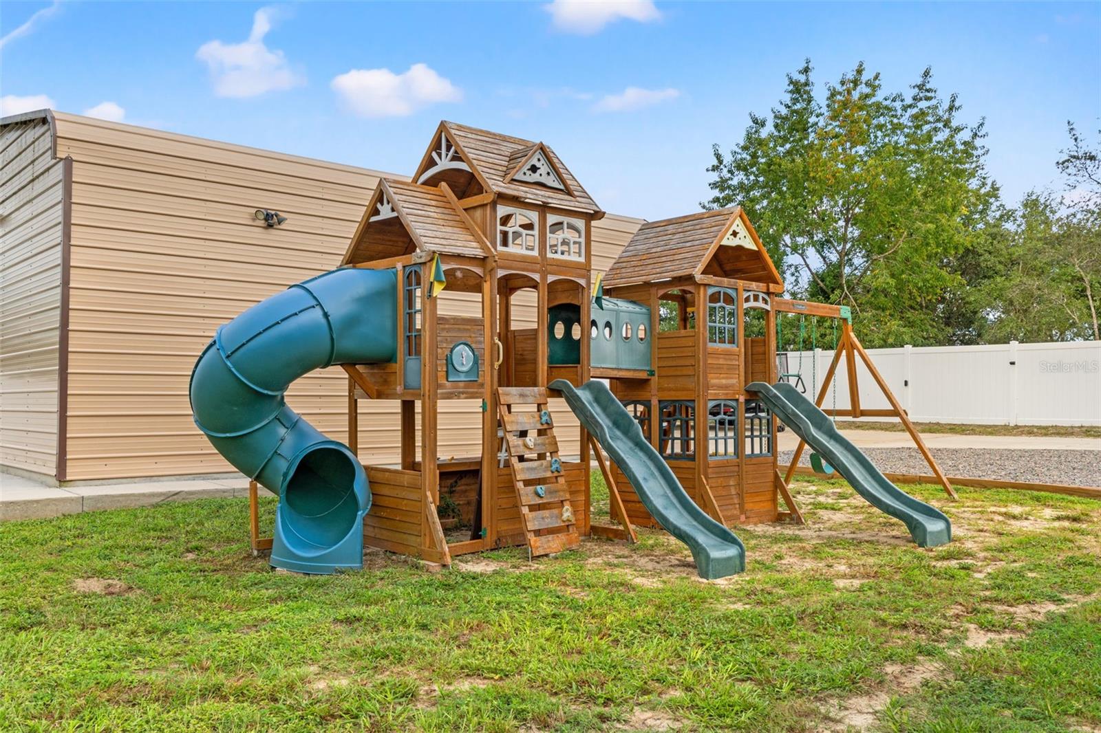 ROYAL HIGHLANDS - Residential