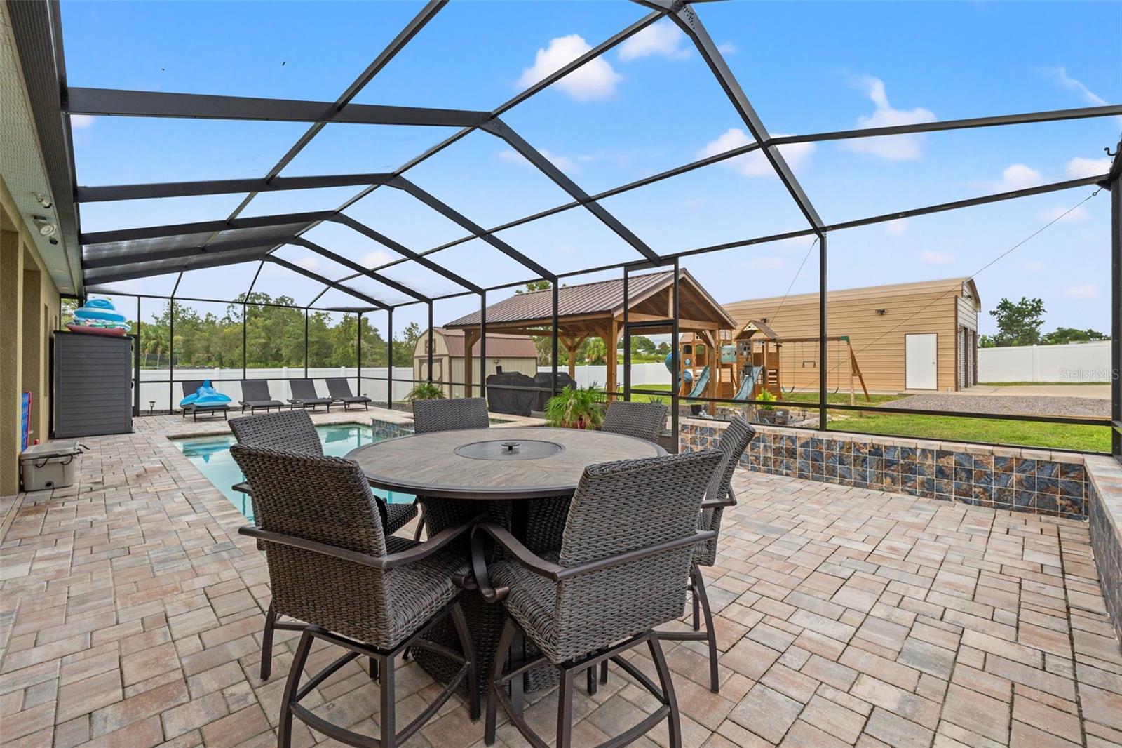 ROYAL HIGHLANDS - Residential
