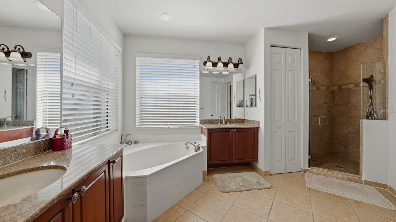 CASCADES AT SARASOTA PH IV - Residential