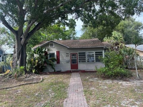 Photo of 4645 Iris St N, St Petersburg, FL 33714 (MLS # TB8509742)