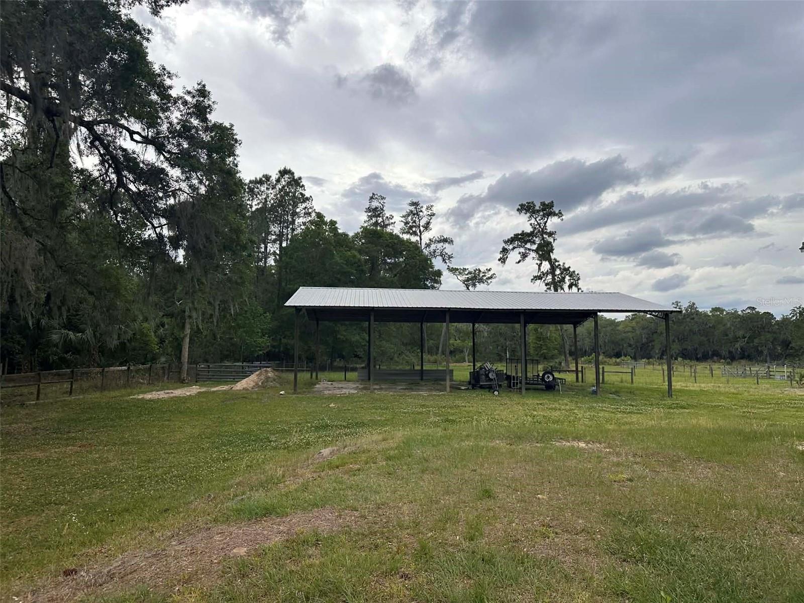 NO SUBDIVISION NAME - Residential