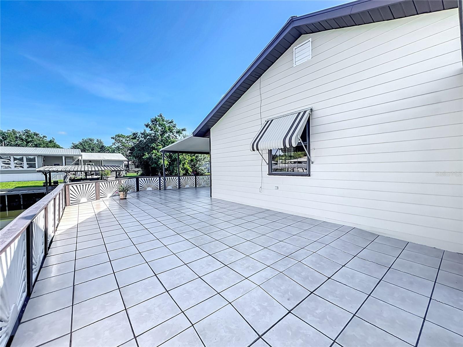 LAKE MARIAN SHORES - Residential