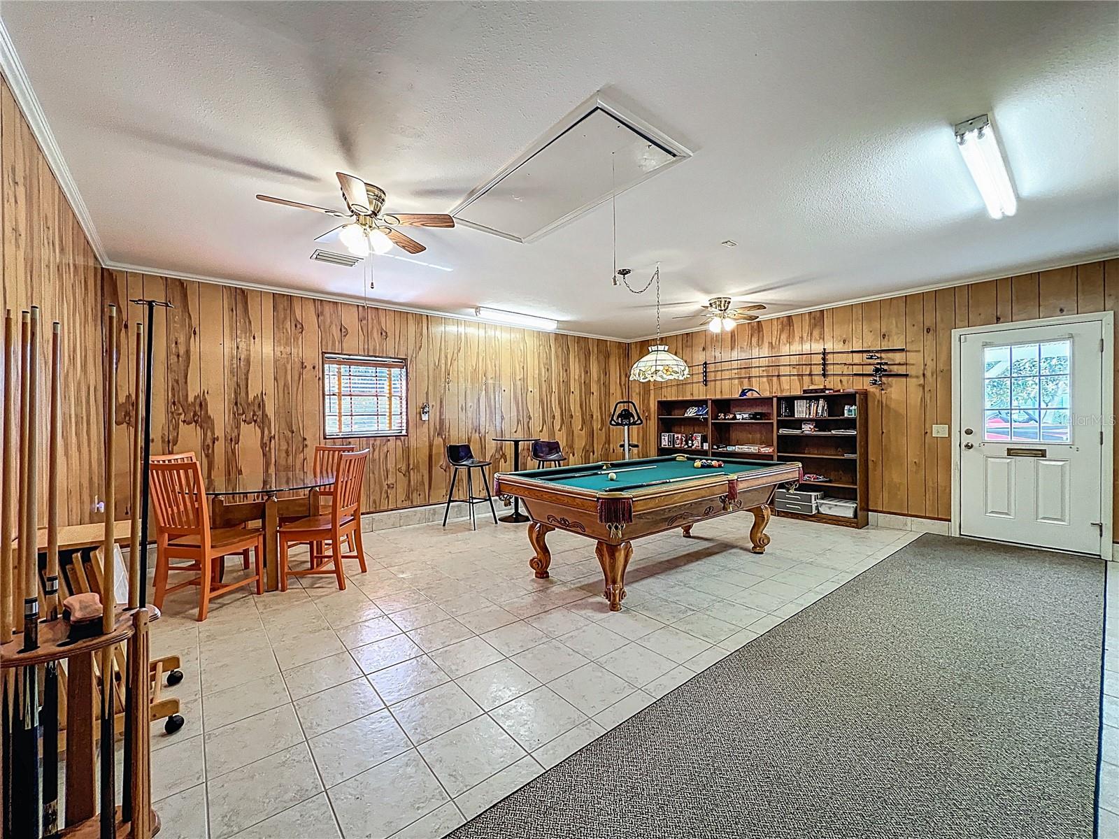 LAKE MARIAN SHORES - Residential