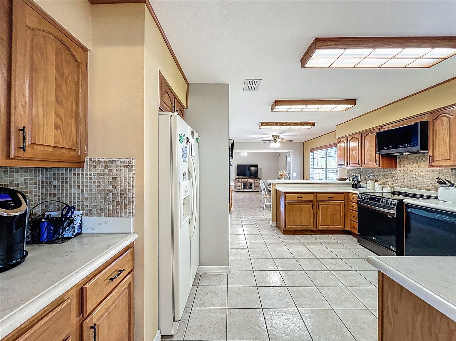 LAKE MARIAN SHORES - Residential