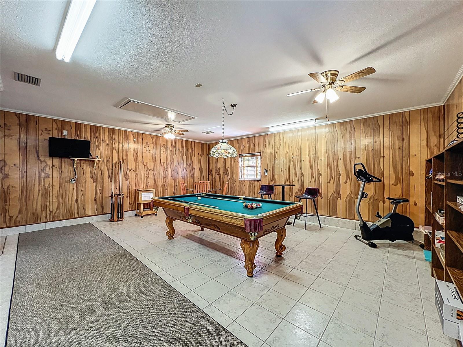 LAKE MARIAN SHORES - Residential