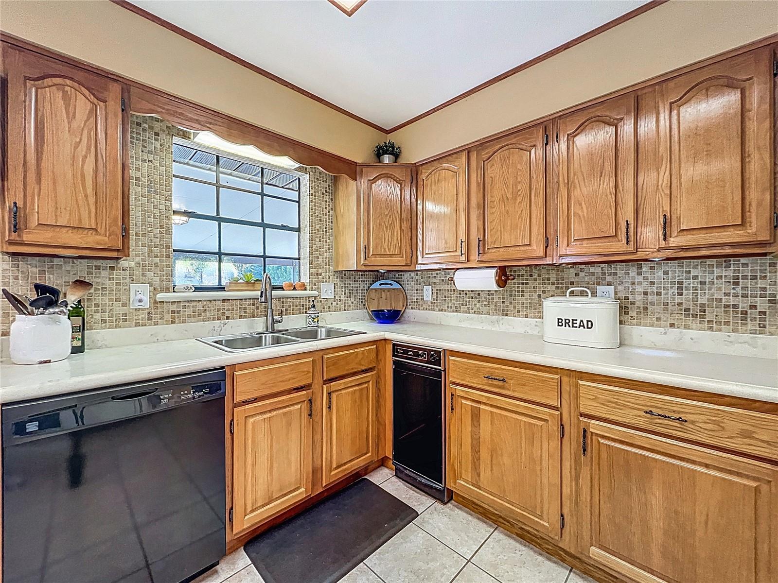 LAKE MARIAN SHORES - Residential