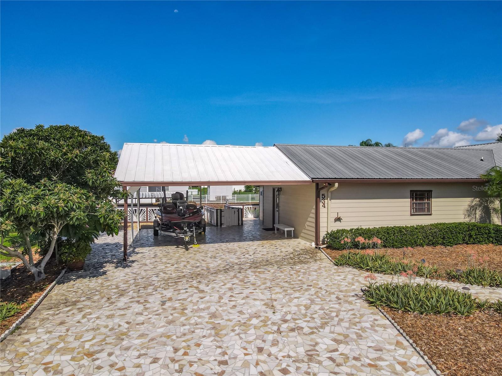 LAKE MARIAN SHORES - Residential