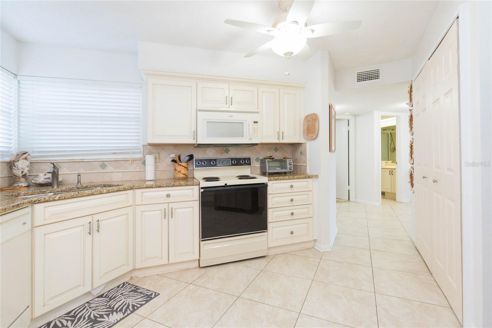 VISTA VERDE WEST - Residential