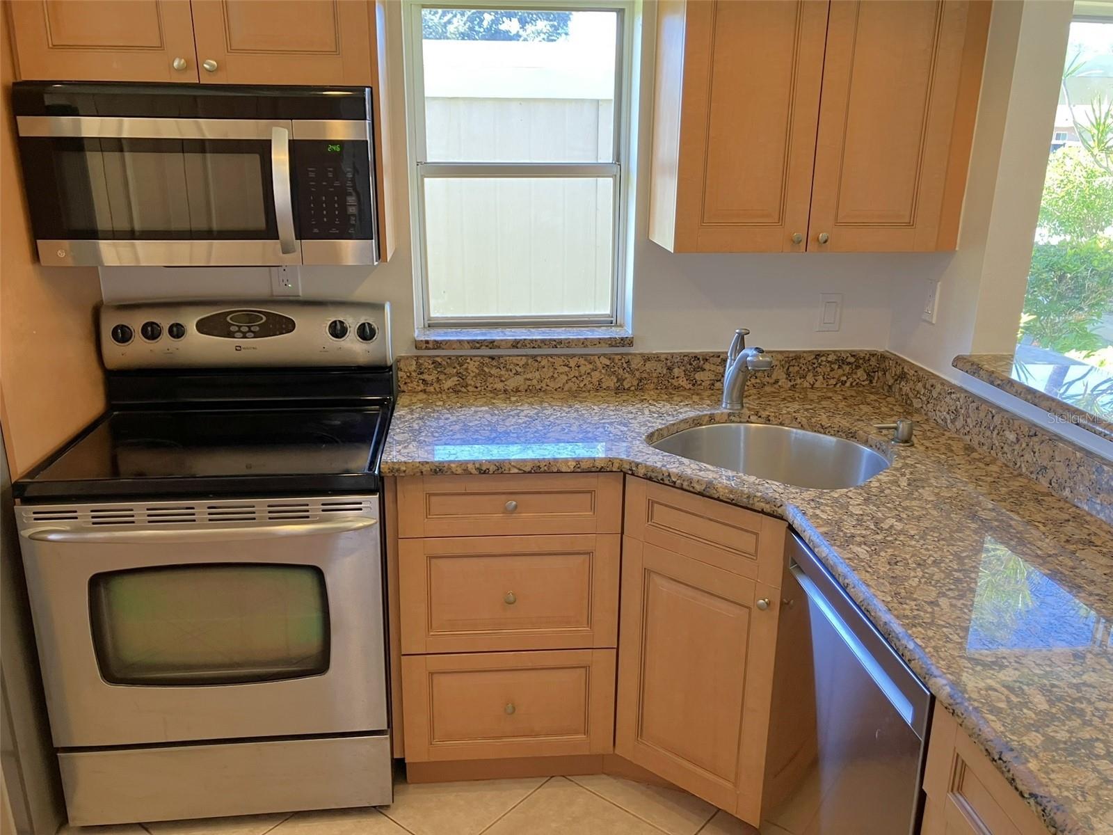 2460 LAURELWOOD DRIVE E