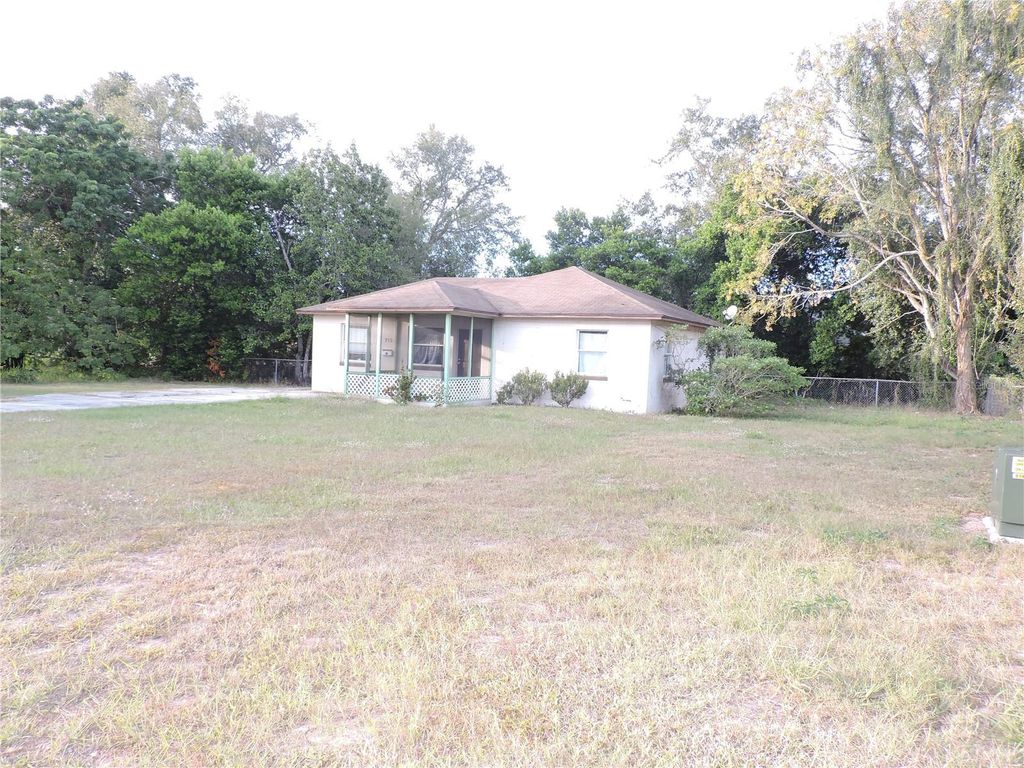 Photo of 713 Euclid Avenue, Lake Wales, FL 33853 (MLS # K4903140)