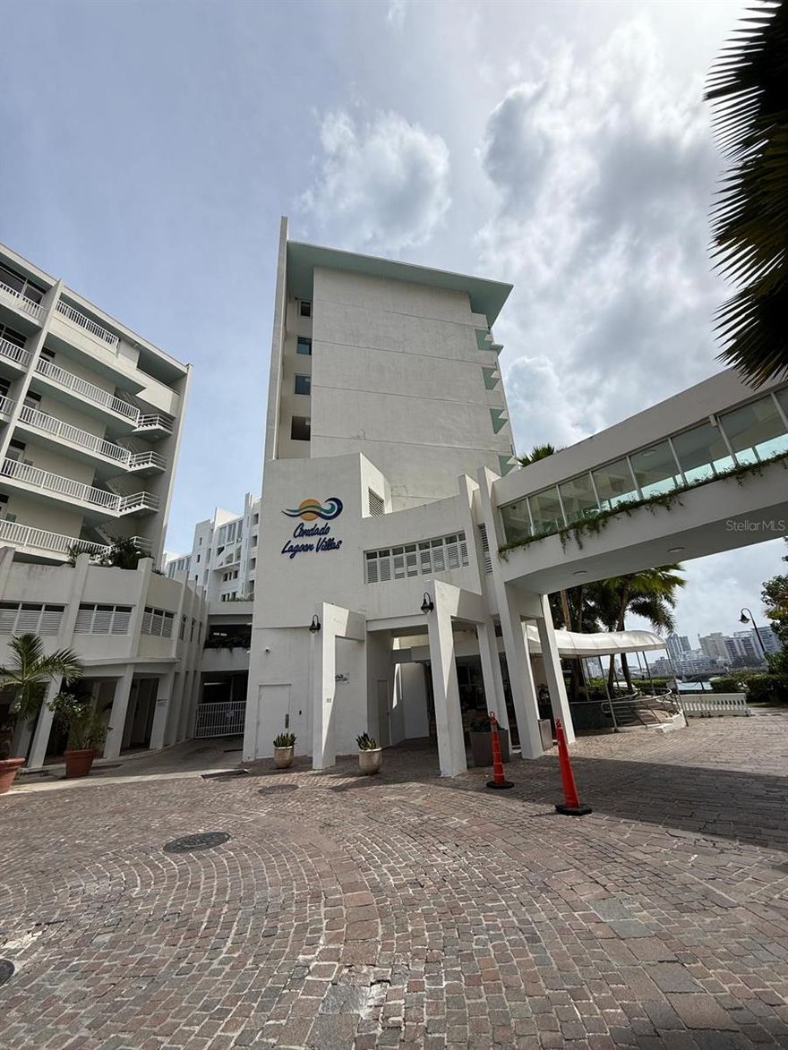 Oceanfront studio apartment located next to the iconic Caribe Hilton in Condado. An exceptional investment opportunity for short-term rentals or the perfect place to enjoy beachfront living. This unit offers stunning ocean views and an unbeatable location. Villa completely remodeled.

The building features a swimming pool, 24-hour security, and convenient access to top restaurants and recreational areas. Experience the best of coastal lifestyle and urban convenience in one of San Juan’s most desirable neighborhoods. Maintenance fee includes: water, electricity, cable tv, 24 hours security guard, swimming pool and trash collection. You can use Hotel's private parking located next to the condo for a negotiated fee.