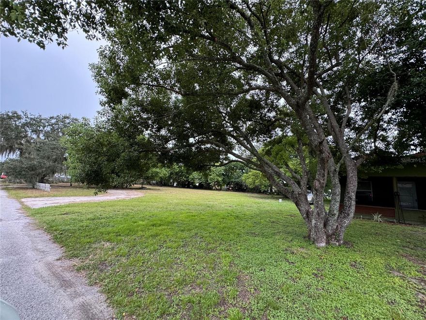 Beautiful lot, close to many businesses and industries, residential area for homes and mobile homes. Area out of flooding
