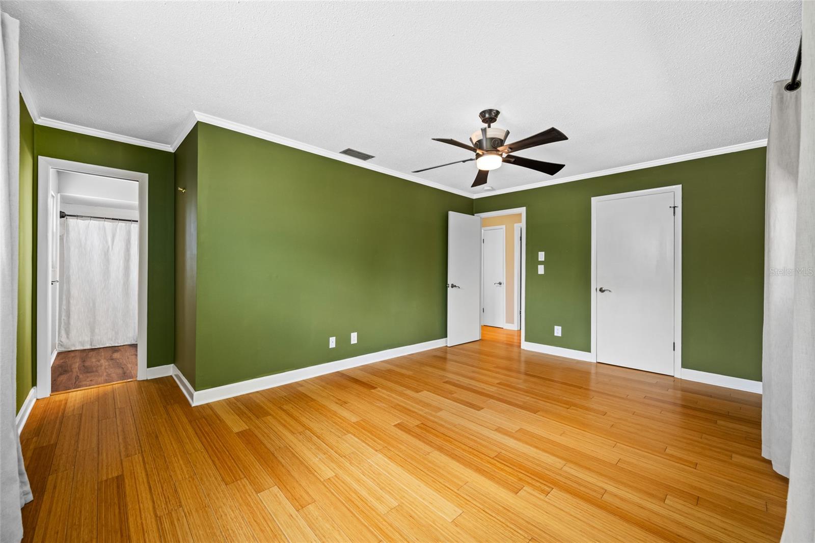 SUN-LIT SHORES - Residential