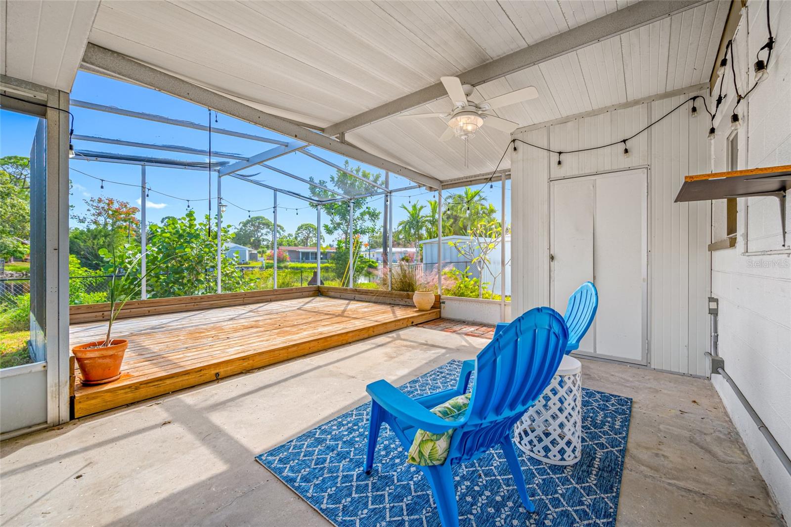 SUN-LIT SHORES - Residential