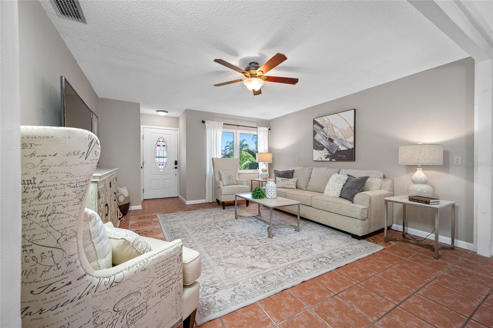 SUN-LIT SHORES - Residential