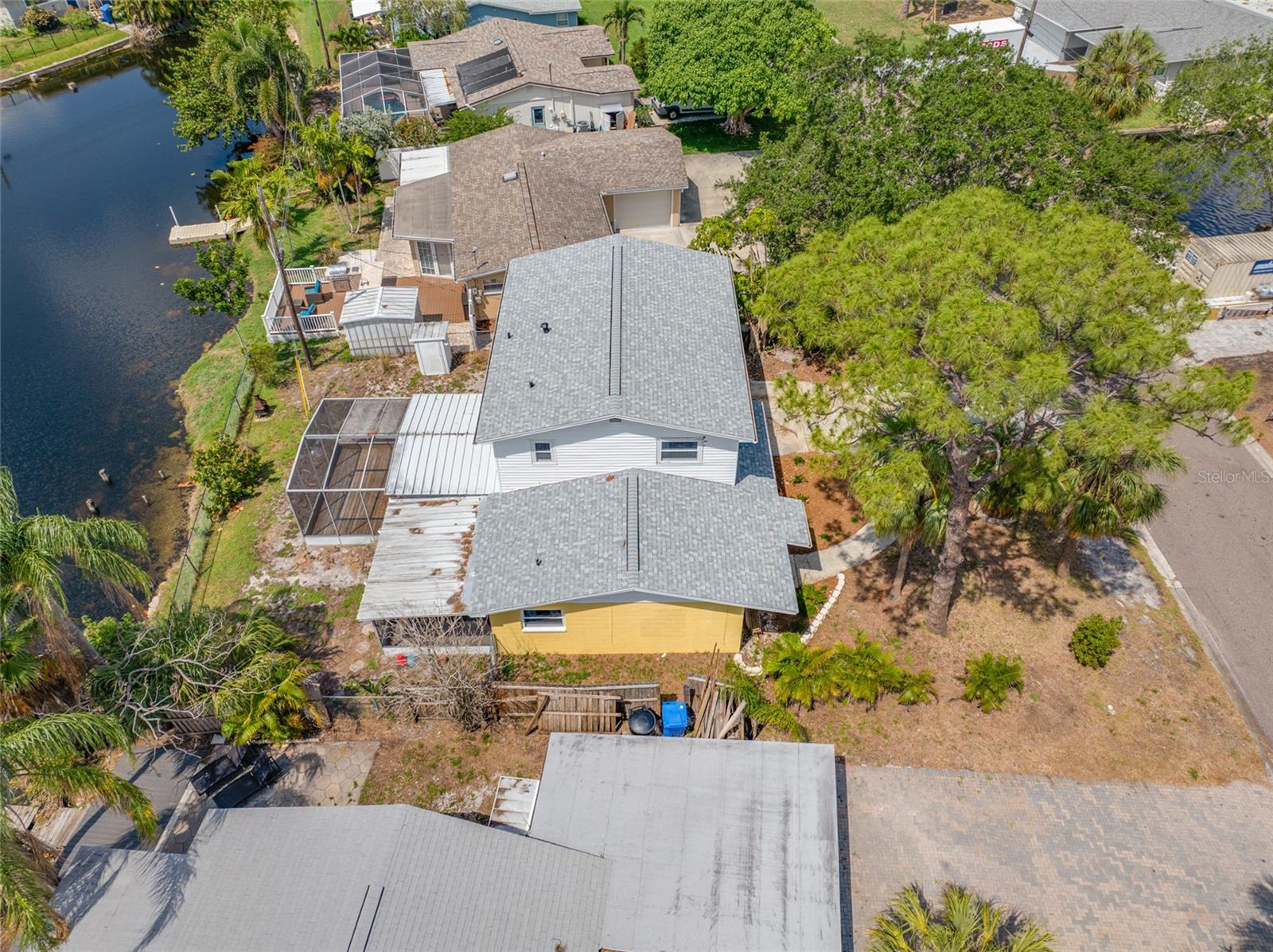 SUN-LIT SHORES - Residential