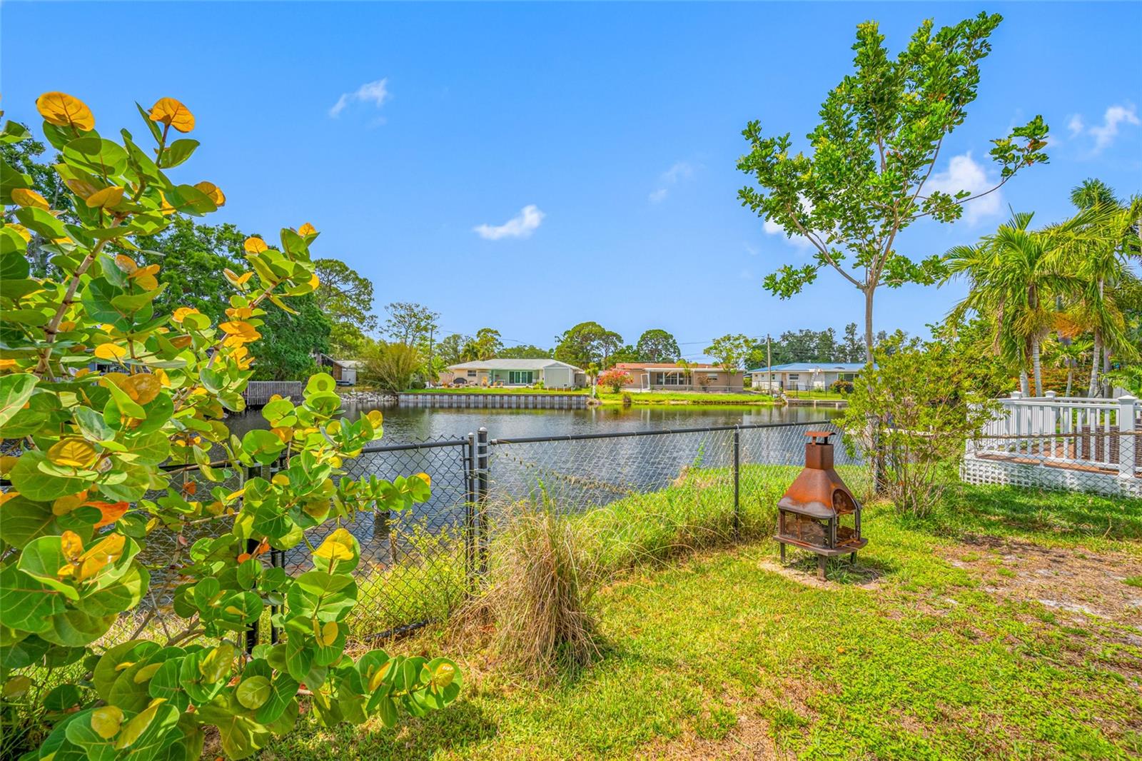 SUN-LIT SHORES - Residential