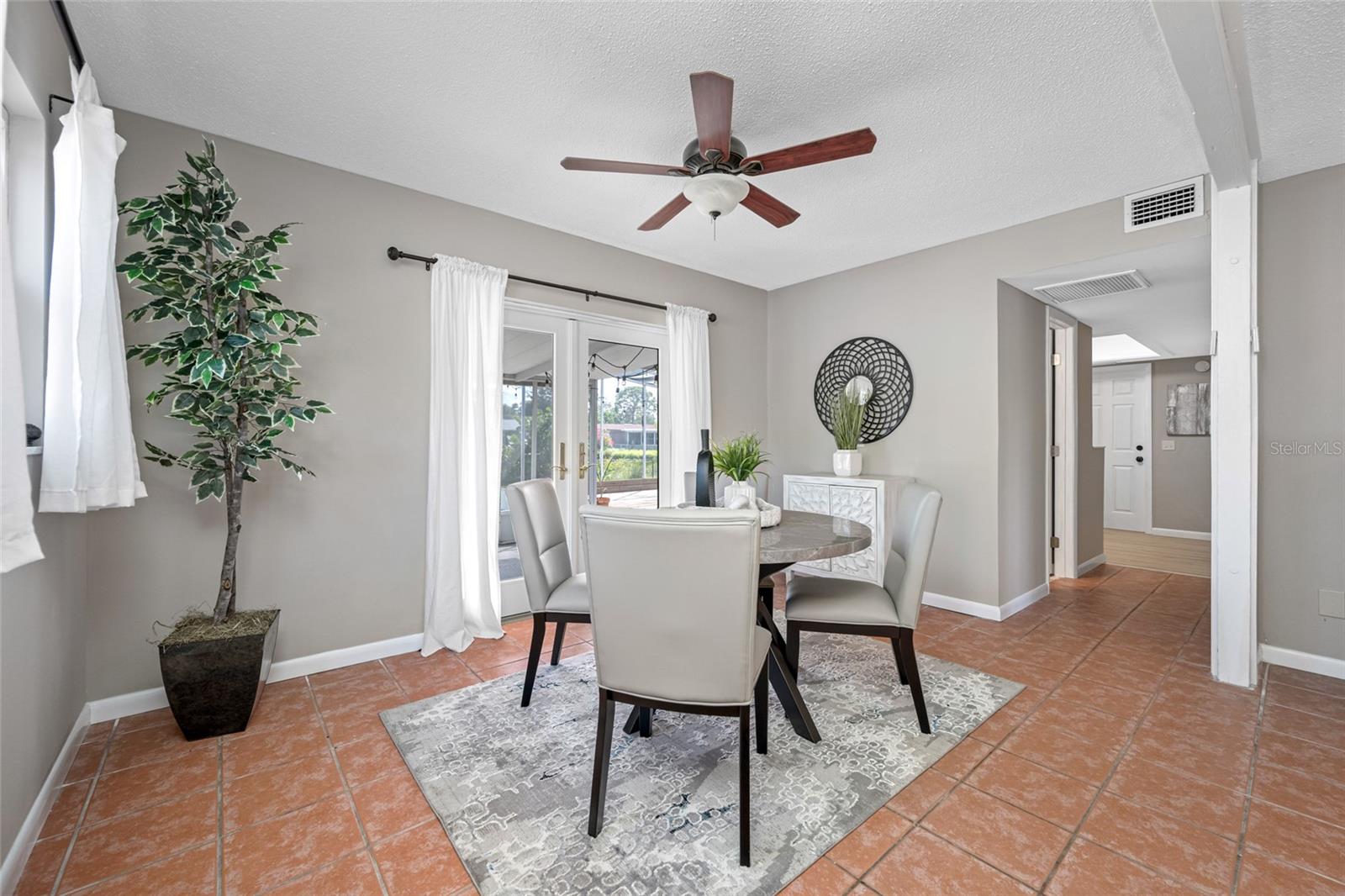 SUN-LIT SHORES - Residential