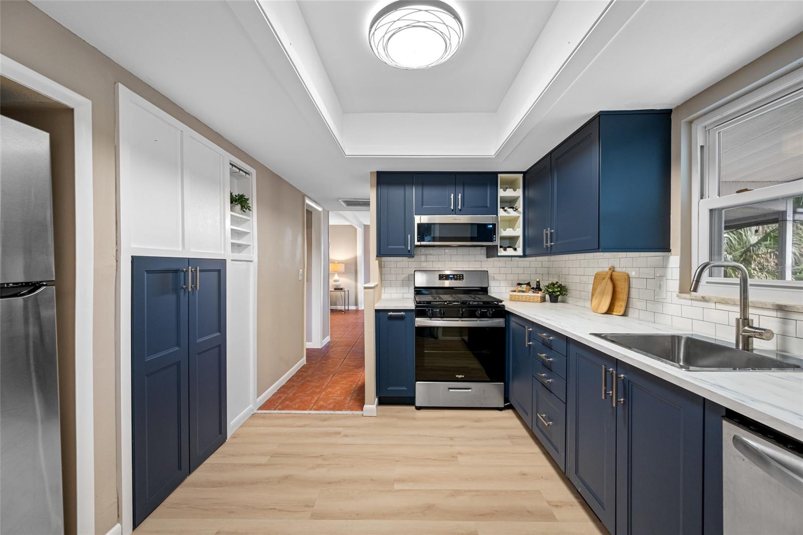 SUN-LIT SHORES - Residential