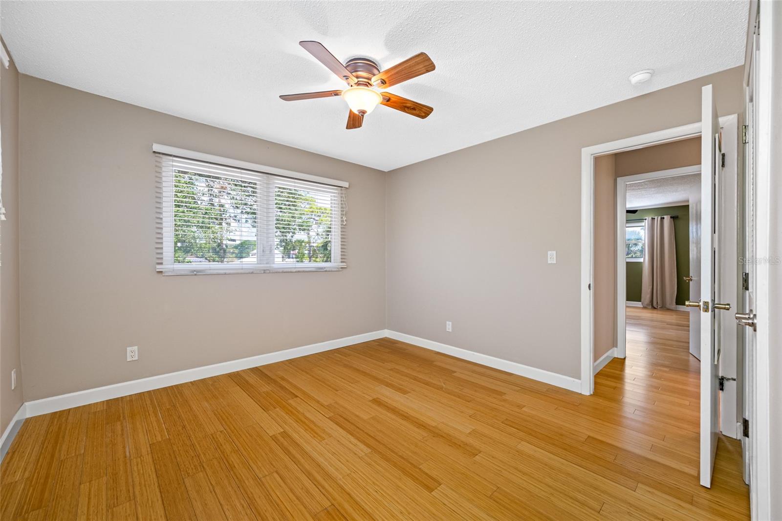 SUN-LIT SHORES - Residential