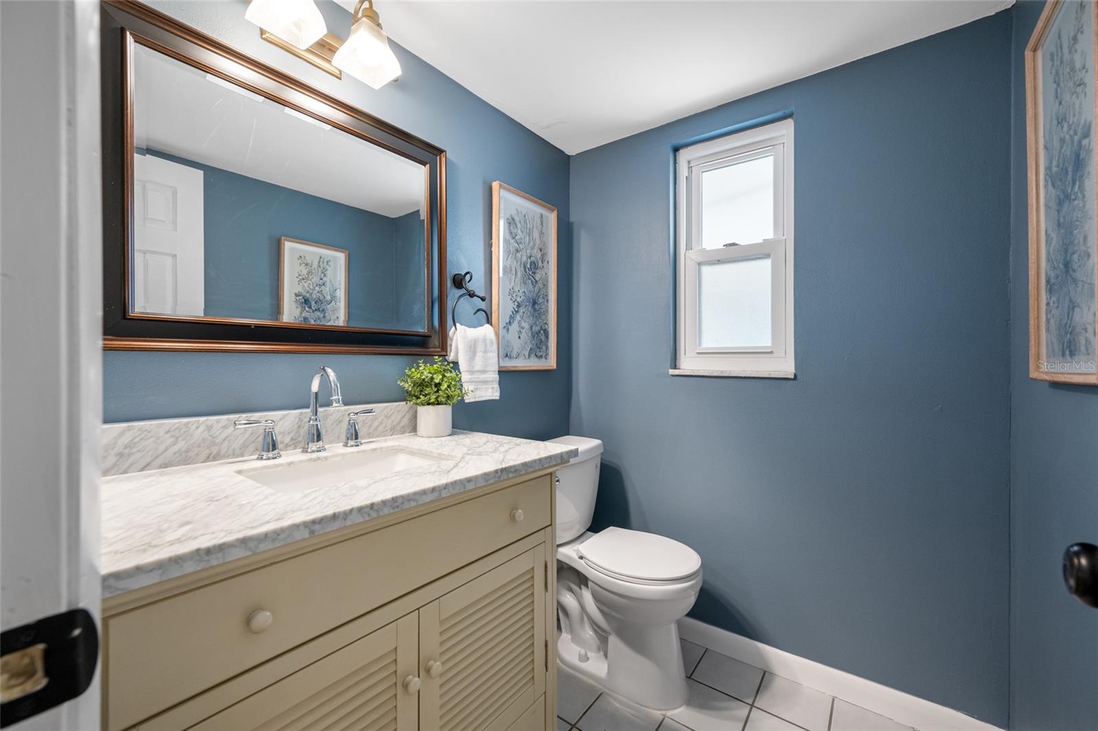 SUN-LIT SHORES - Residential