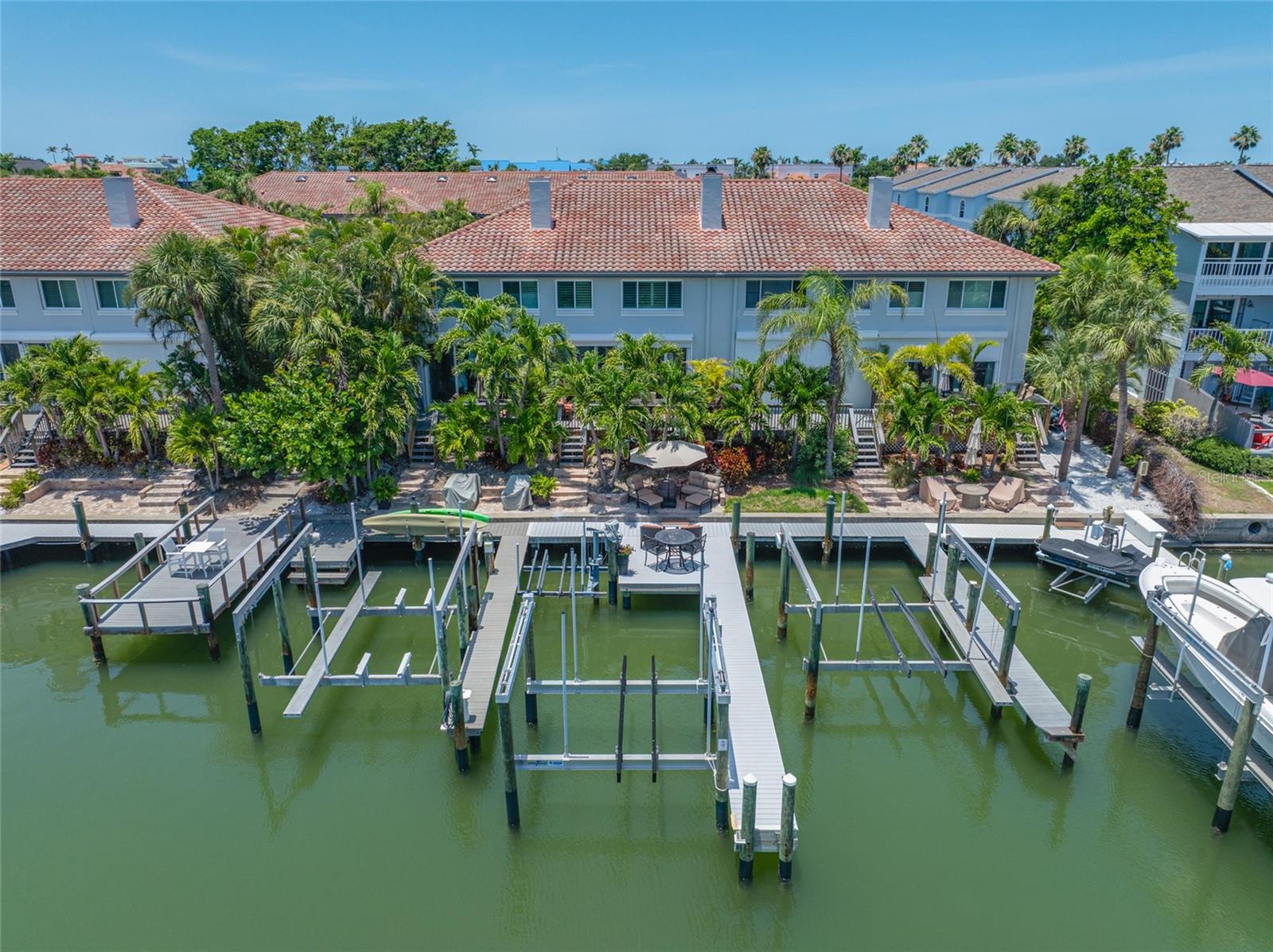 903 PINELLAS BAYWAY S 103