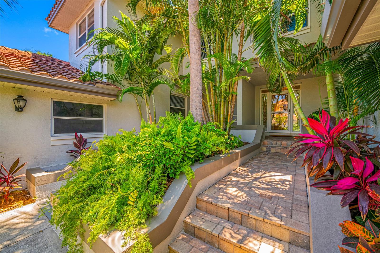 903 PINELLAS BAYWAY S 103