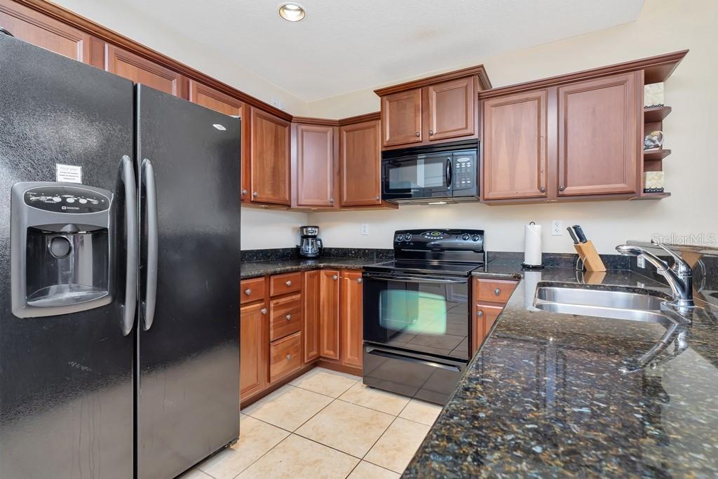 EMERALD GREEN VILLAS A CONDO - Residential Lease