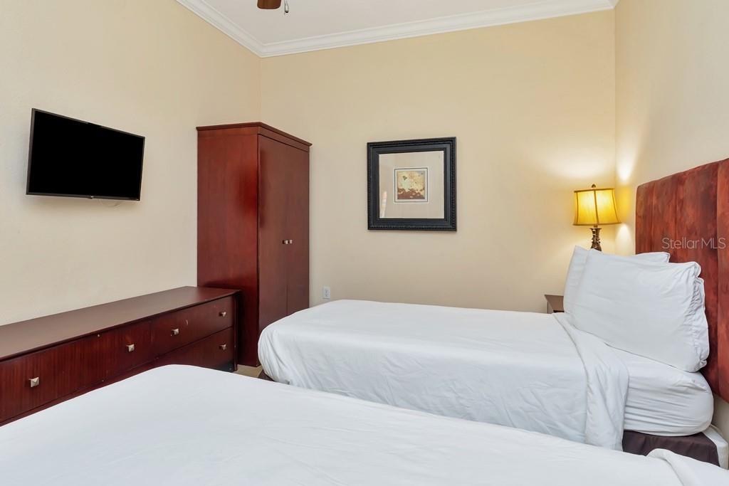 EMERALD GREEN VILLAS A CONDO - Residential Lease