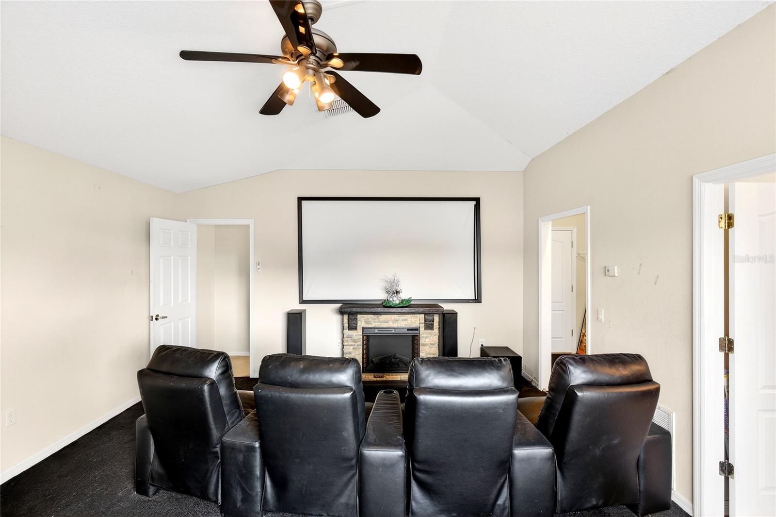 VALENCIA GARDENS PH 03 - Residential