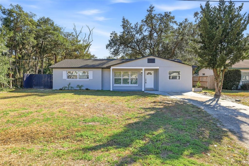 Photo of 114 Connie Avenue, Tampa, FL 33613 (MLS # TB8467387)