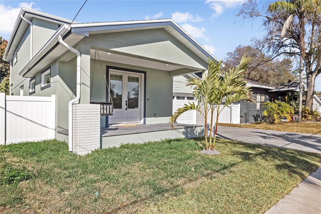 Photo of 2727 W Chestnut Street, Tampa, FL 33607 (MLS # TB8407030)