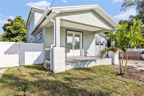 Photo of 2727 W Chestnut Street, Tampa, FL 33607 (MLS # TB8407030)