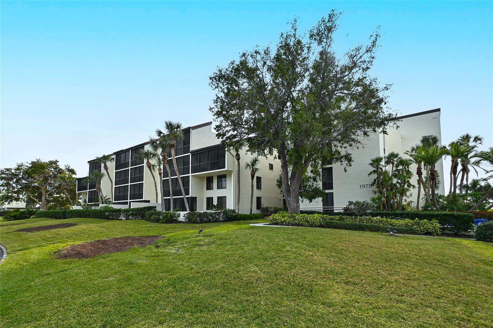 1975 GULF OF MEXICO DRIVE G4-206