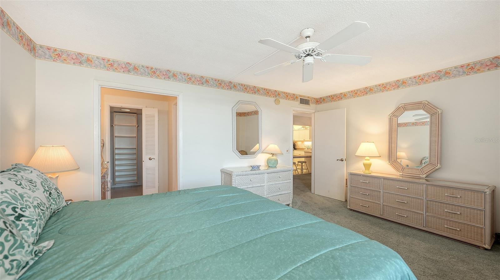 SEAPLACE III - Residential