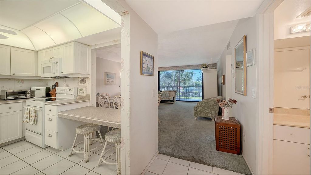 Photo of 1975 Gulf Of Mexico Drive #G4-206, Longboat Key, FL 34228 (MLS # A4663933)