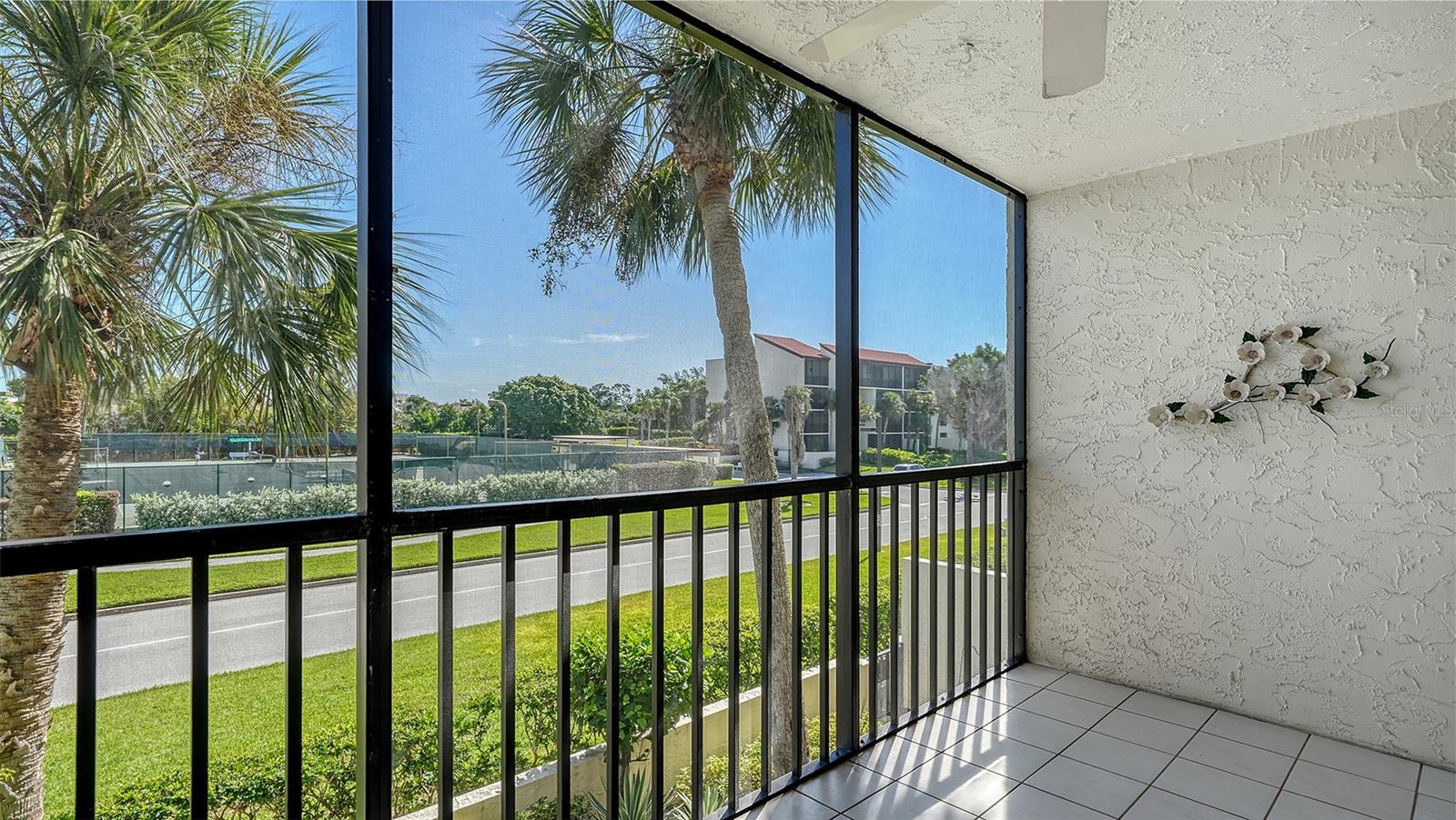 SEAPLACE III - Residential
