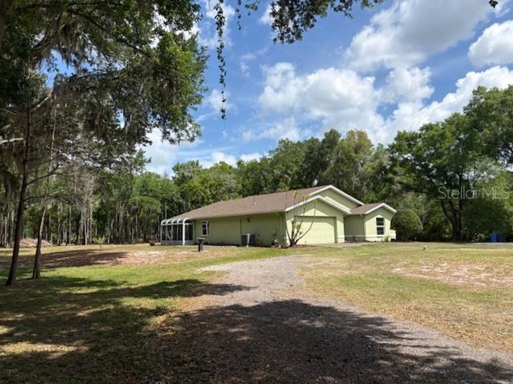 Photo of 5400 Bruton Road, Plant City, FL 33565 (MLS # TB8494091)